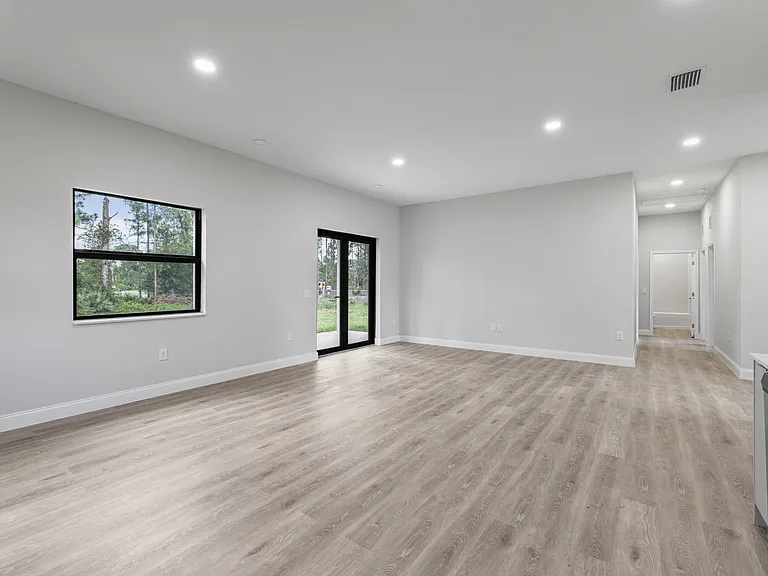 1051 Milwaukee Blvd — Photo 16
