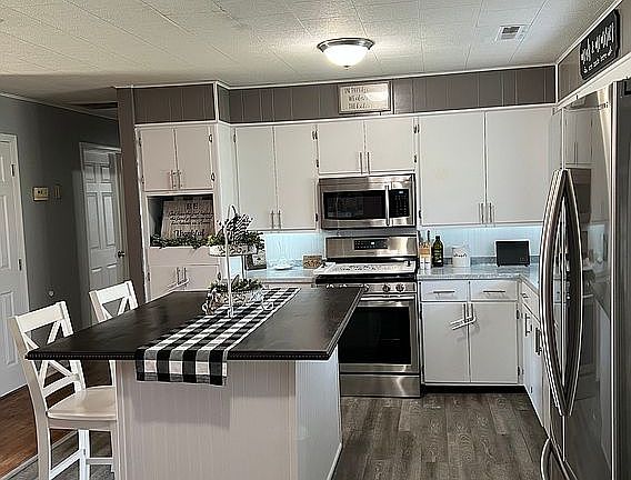 5th image of 505 E Iron Mountain Ave