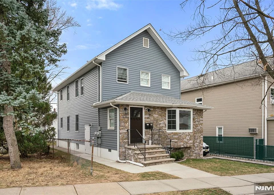 11 Webster St #2