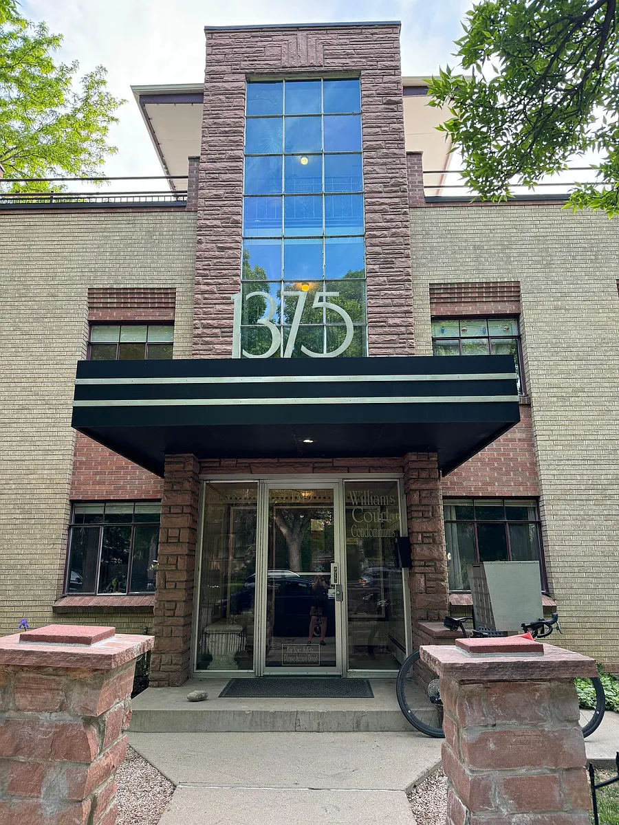 Building Photo - 1375 N Williams St #203