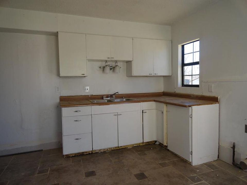 2nd image of 4602 S Lipscomb St