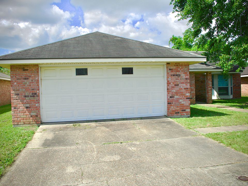 1st image of 110 W Avondale Dr