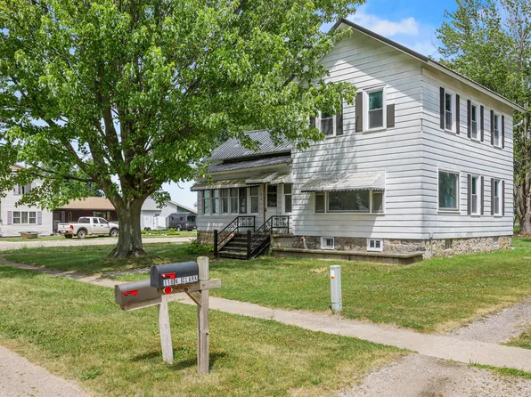 124 N Clark St, Hopkins, MI 49328