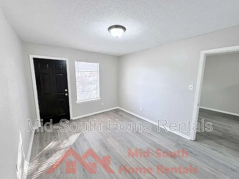 139 N Claybrook St #3 — Photo 4