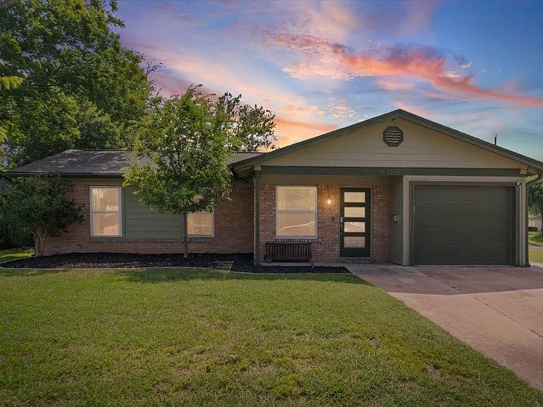 8514 Burrell Dr — Photo 1