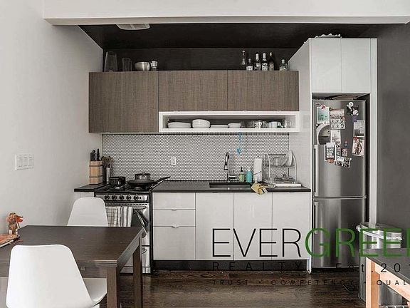 4th image of 1234 Bedford Ave #3L