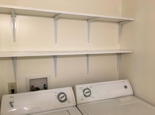 4 Terrace Ln APT C, Alum Creek, WV 25003