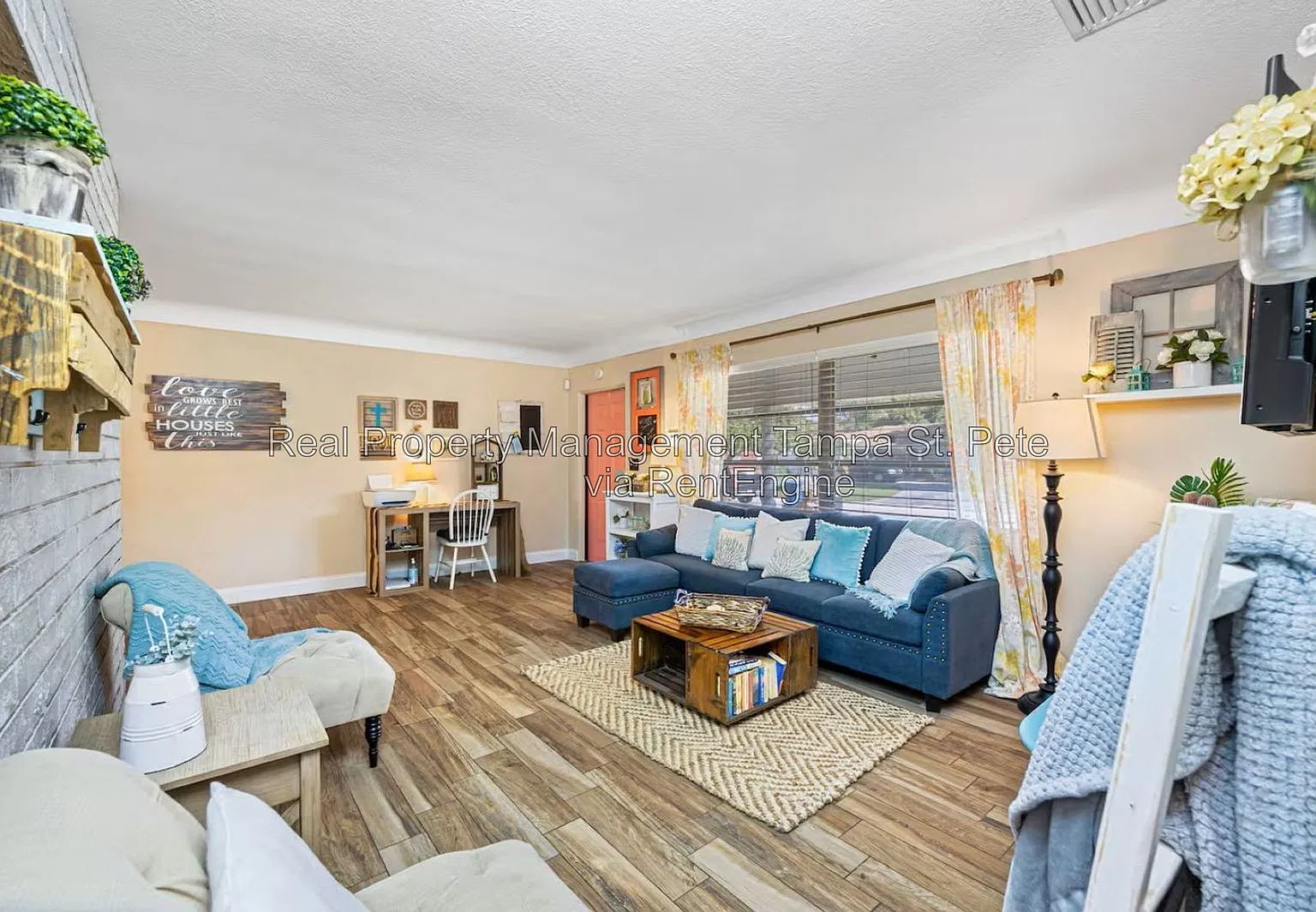 3 bed, 2.0 bath, 1248 sqft, $2,750 — Photo 2