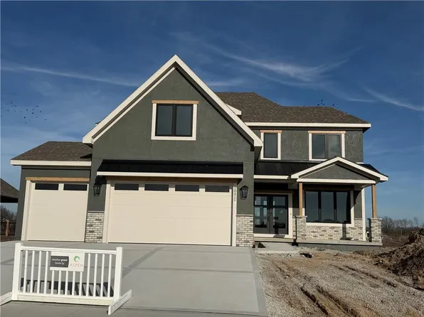 10411 N Liberty St, Kansas City, MO 64155