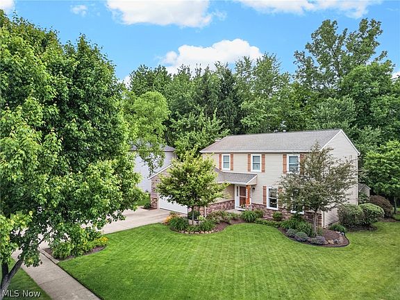 3rd image of 10178 Huntington Park Dr