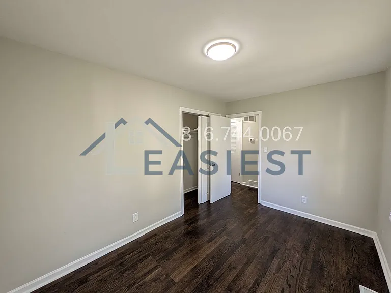 2402 S Claremont Ave — Photo 13