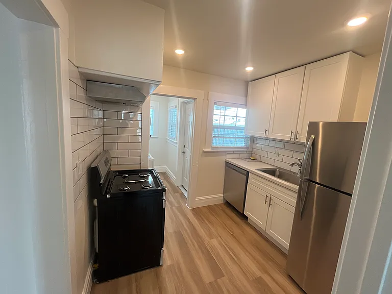 1037 S Vermont Ave #2 — Photo 3