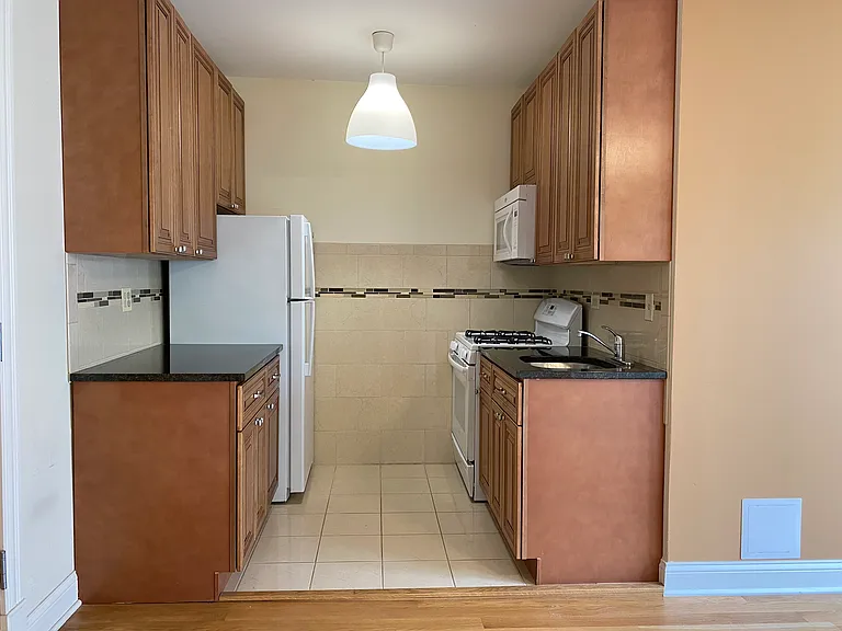4552 N Clark Street — Photo 20