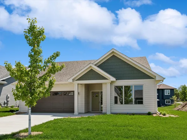 2015 Erie Dr, Northfield, MN 55057
