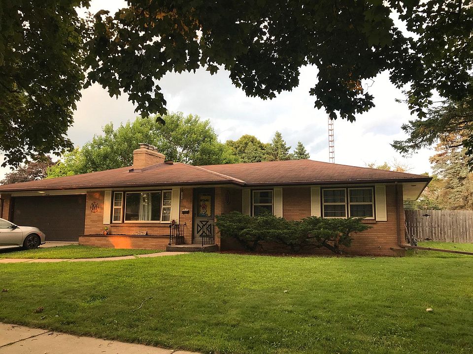 1st image of 1424 N Harmony Dr
