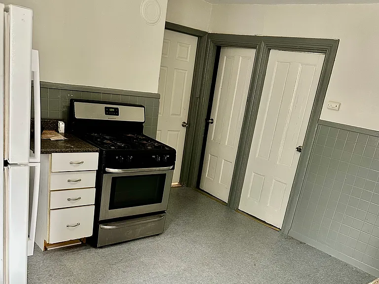 250 Orms St #2 — Photo 1