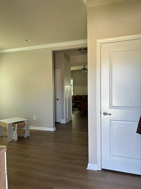 3 bed, 2.5 bath, 1856 sqft, $2,300 — Photo 2