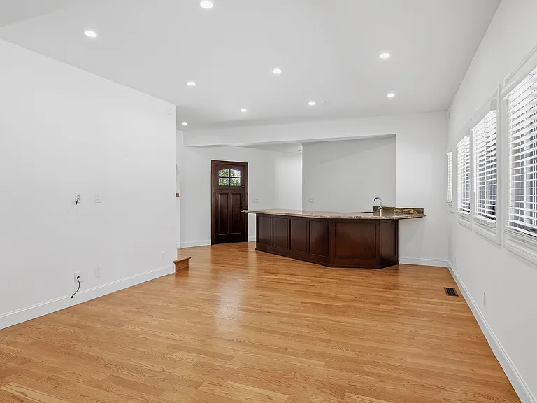 16010 Carey Ln — Photo 12