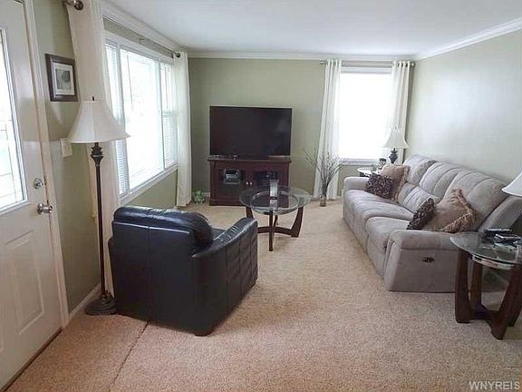 4th image of 58 Wendover Ave