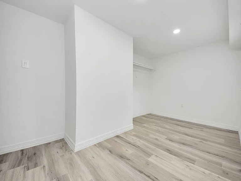 4922 E Laureldale Dr — Photo 26