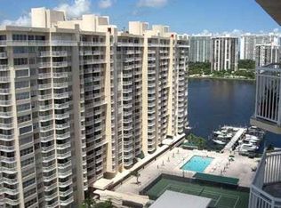 18011 Biscayne Blvd, Aventura, FL 33160