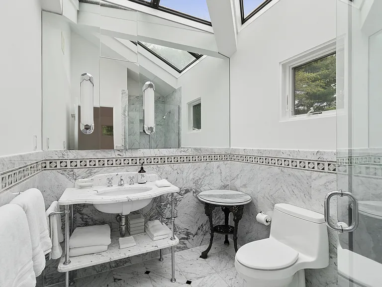 230 Mill Pond Ln — Photo 24
