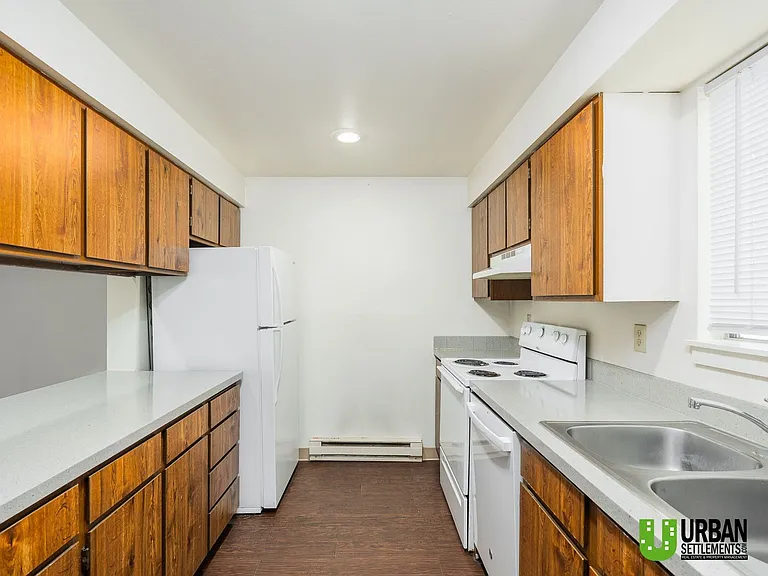 3129 E 29th Ave — Photo 4