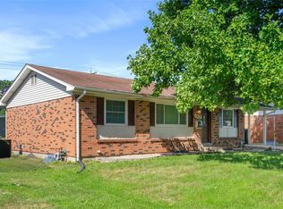 520 Patterson Ln, Florissant, MO 63031