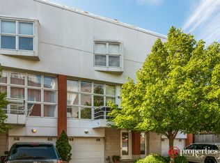 1751 W George St, Chicago, IL 60657