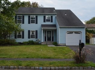 65 Choctaw Ridge Rd, Branchburg, NJ 08876