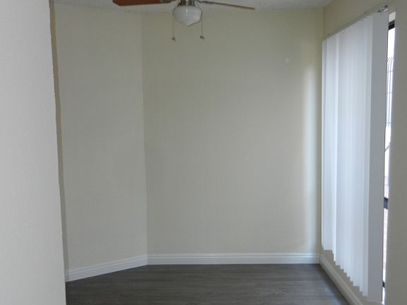 5th image of 4453 Woodman Ave