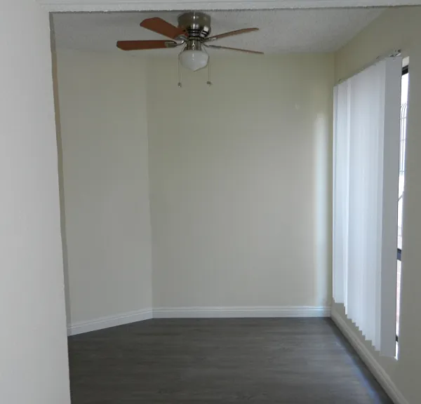 4453 Woodman Ave — Photo 5