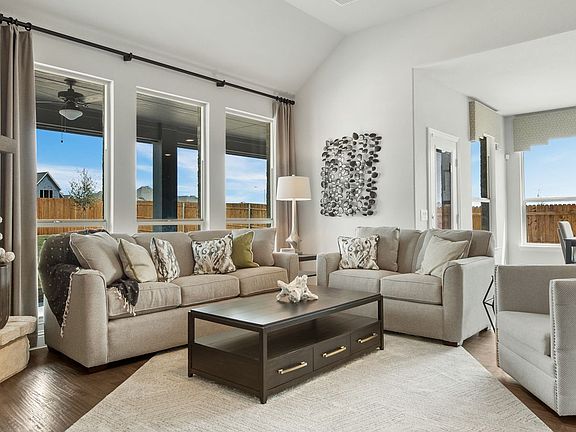 Magnolia III Family Room