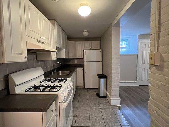 3rd image of 919 Pine St APT 1F
