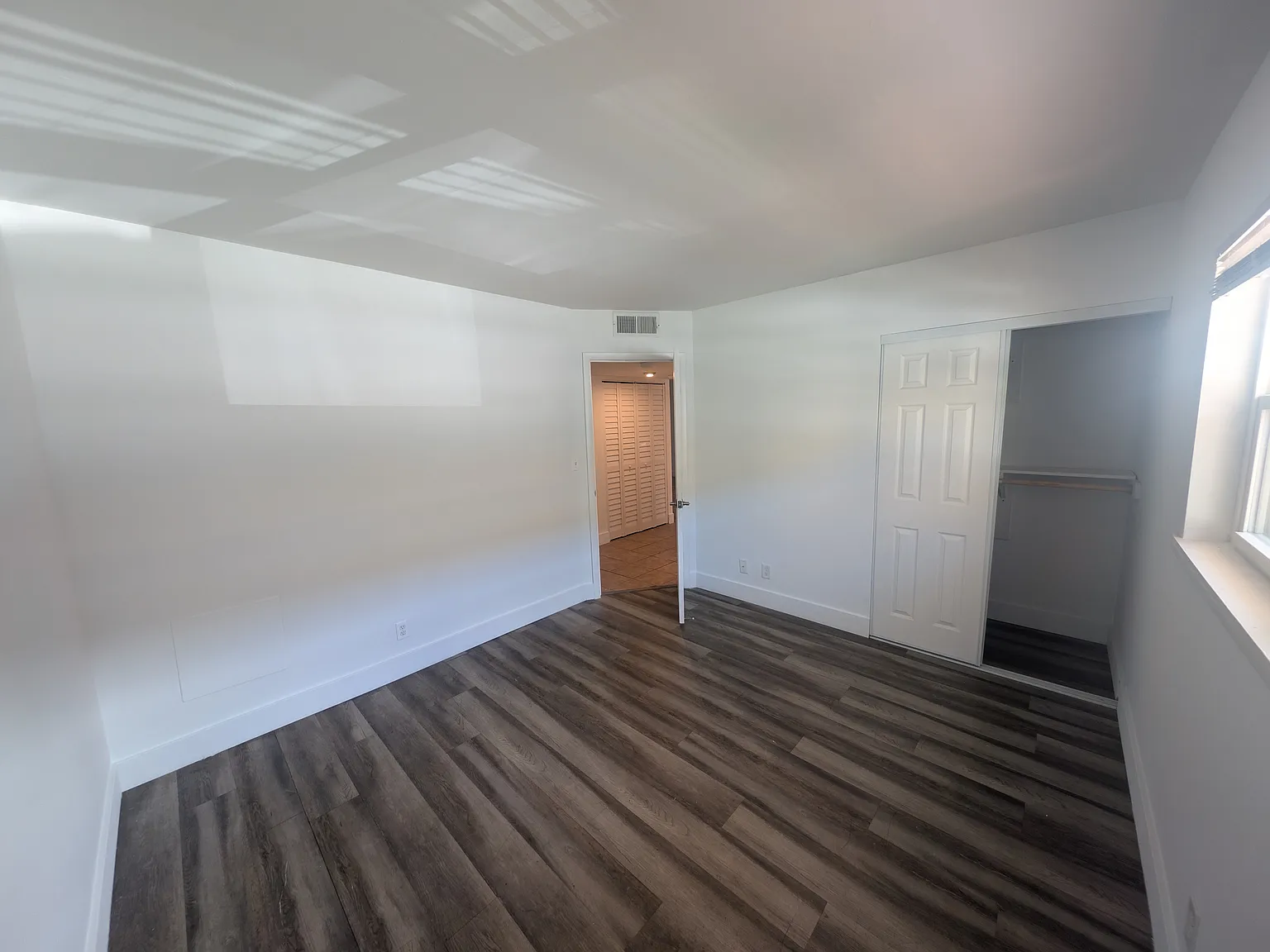5121 W Oakland Park Blvd — Photo 4