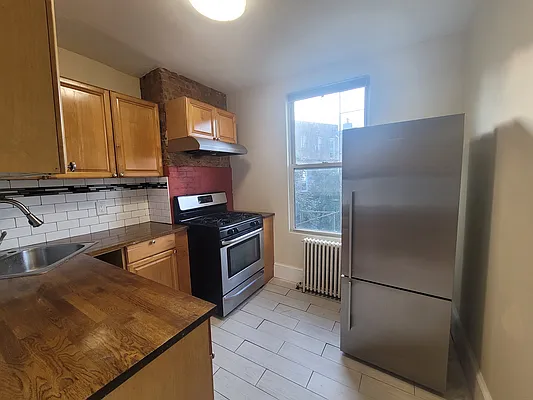 Rented by Capri Jet Realty Corp | media 9