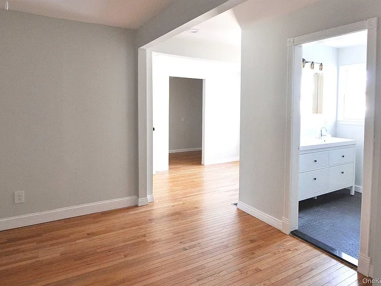 135 N Walnut St — Photo 8