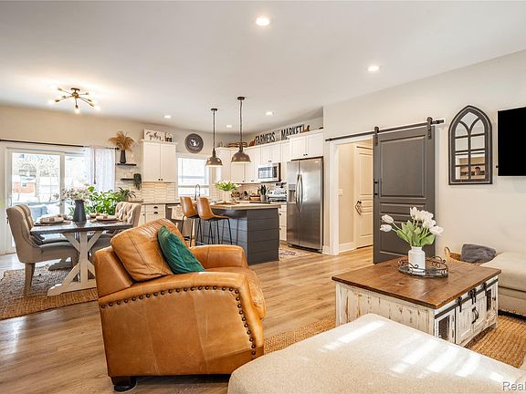 5th image of 5730 Crescent Rd