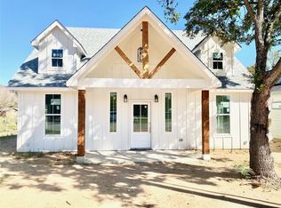 714 3rd St, Bridgeport, TX 76426