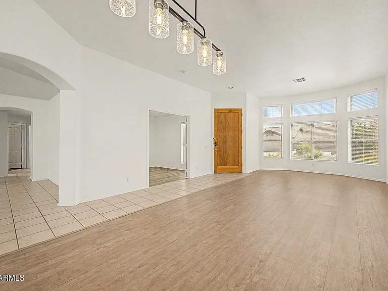 1320 E Cottonwood Ln — Photo 5