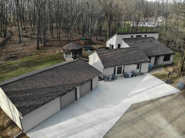 W9786 Bonnin Rd, New London, WI 54961