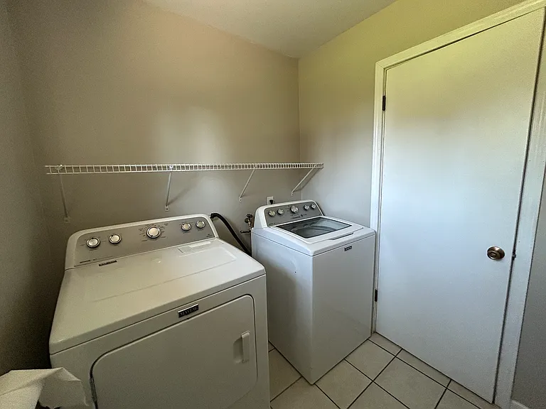 1816 Dixon Ave — Photo 10