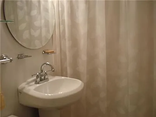 Rented by R New York | media 15