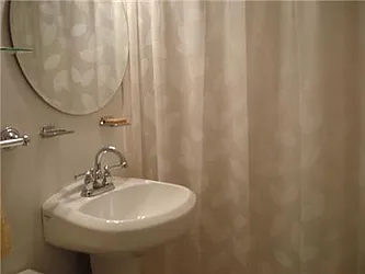 Rented by R New York