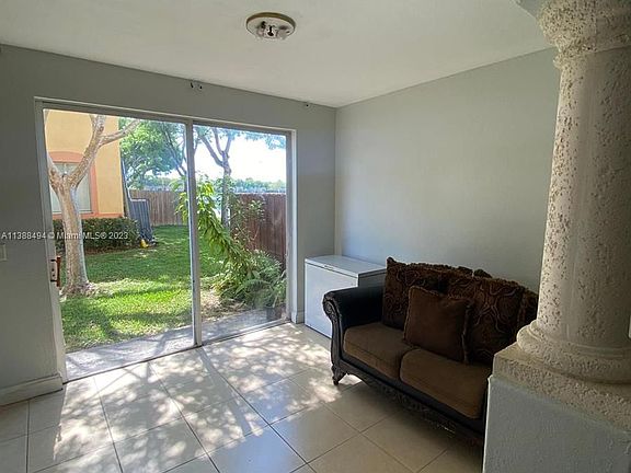 5th image of 2441 SE 14th Ave #373