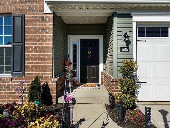 2nd image of 1915 Schmidt Dr N