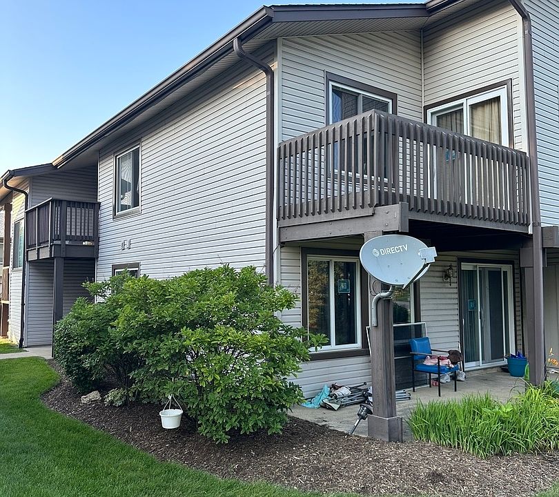 2nd image of 1324 Kingsbury Dr #333