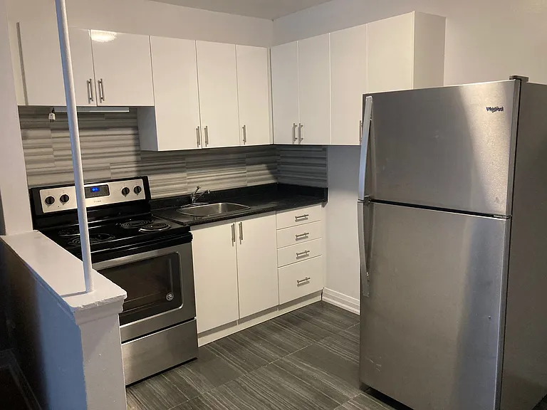 2 Greentree Ct — Photo 8