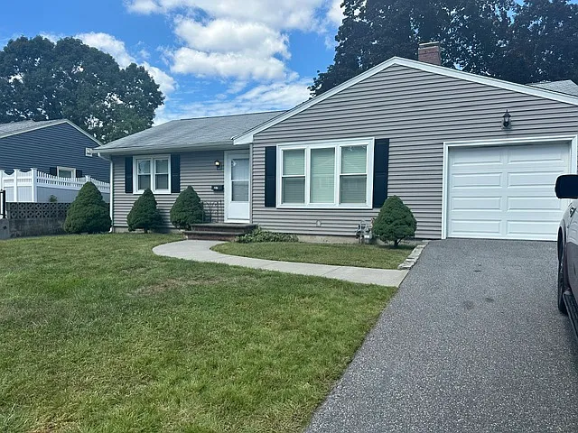 27 Gillooly Dr