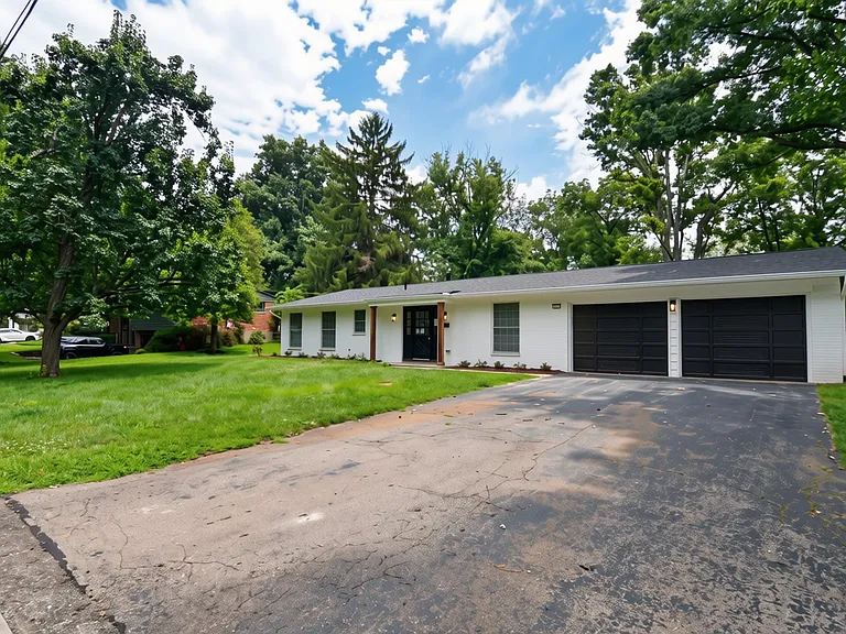 113 Fieldstone Dr — Photo 3